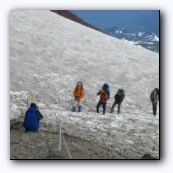 Мотусь, фотографируюший прибытие на Camp Muir